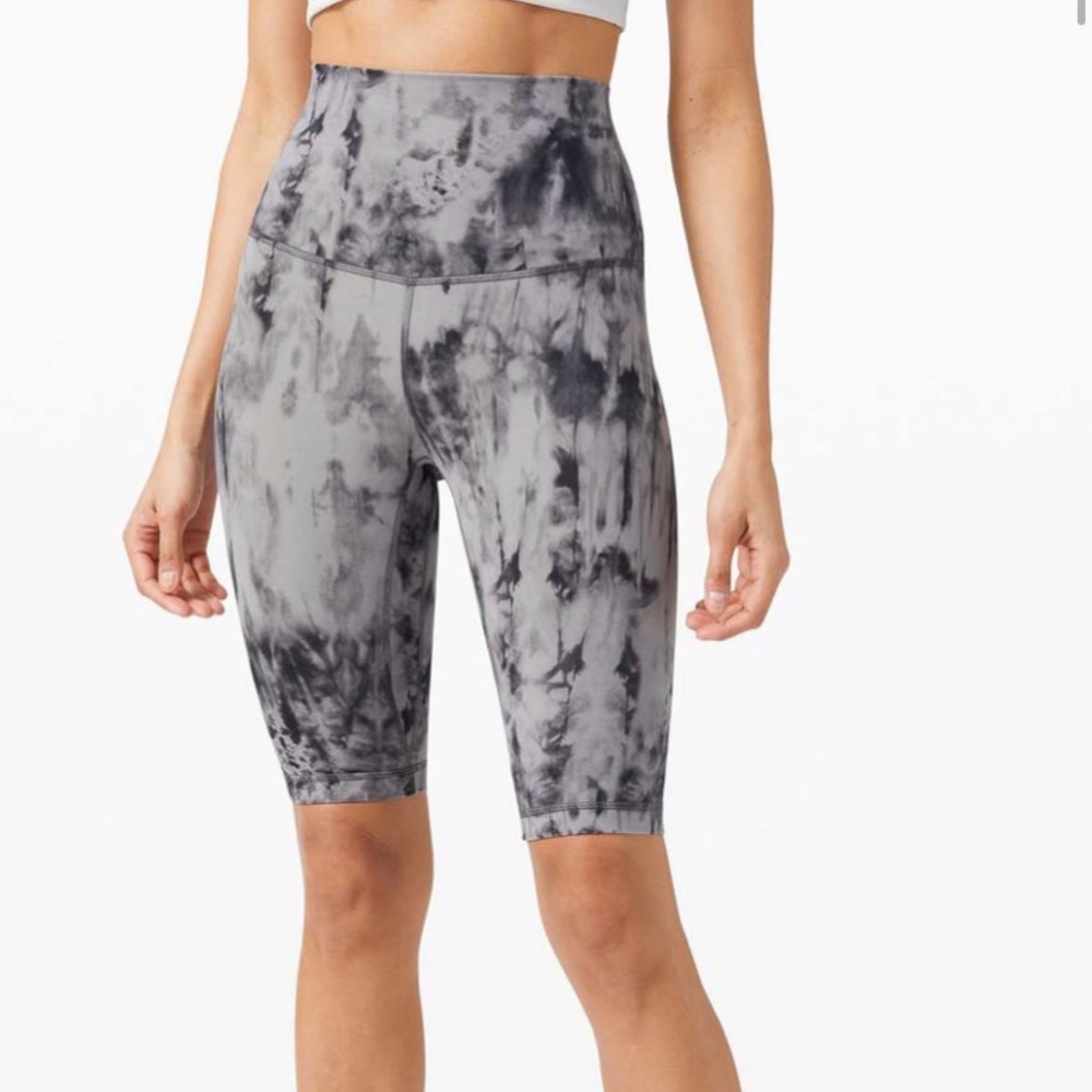 LULULEMON ALIGN™ SUPER HIGH-RISE SHORT 10" *GAME DAY